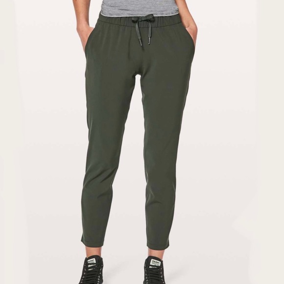 Lululemon On The Fly Pant *Woven 28" Evergreen Size 8 Sz 8 - Picture 1 of 4